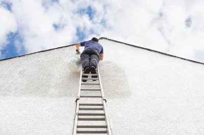 Peinture extérieure au Grand-Lucé — façades et ravalement